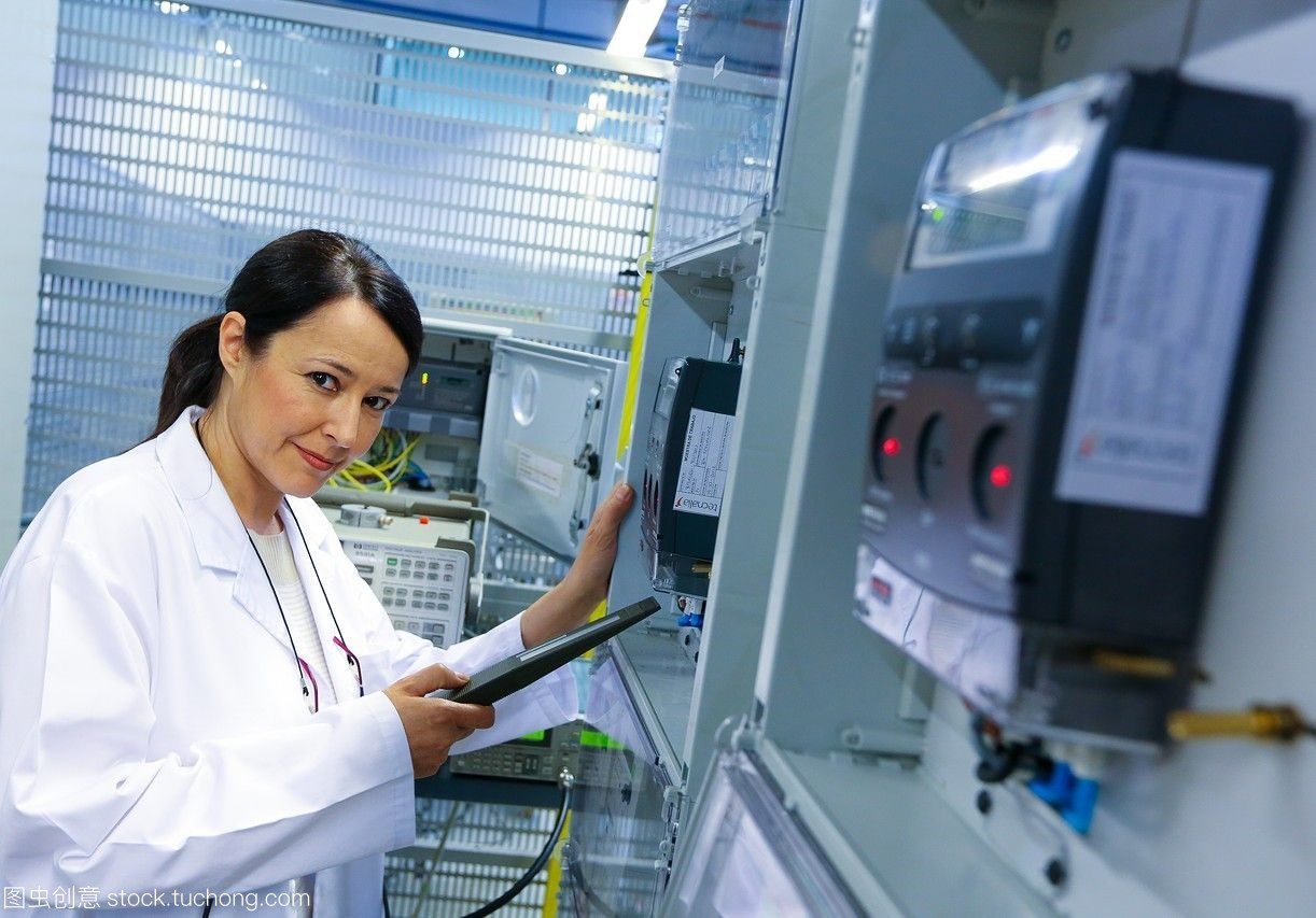 研究員。電器柜性能計數器。低壓微網絡。用于智能電網和智能電表的測試和證書服務。電力電子設備認證。技術服務行業(yè)。tecnaliaresearch&innovationbizkaiabasquecountry,西班牙。